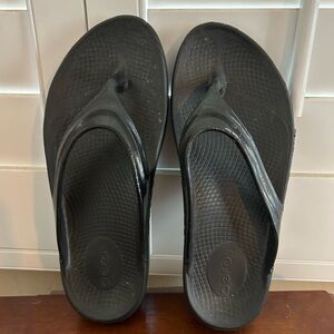 Oofos Flipflops - Black Flipflops